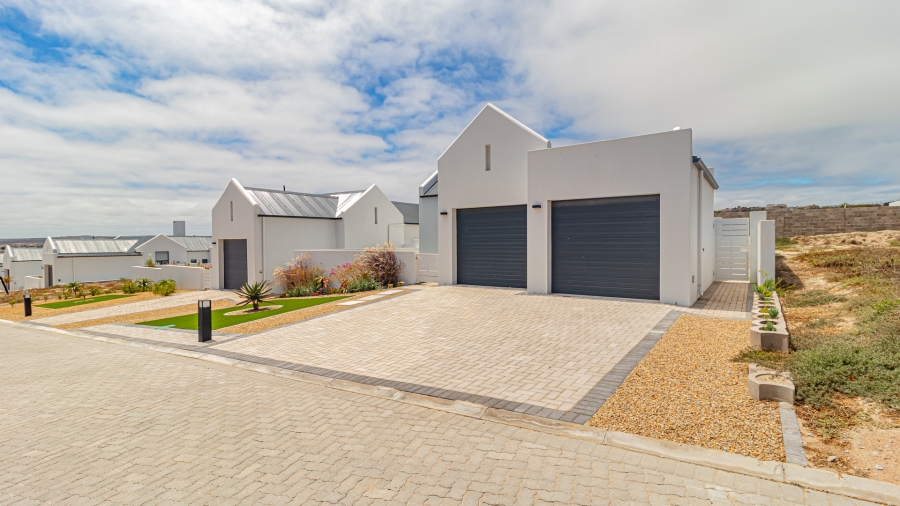 2 Bedroom Property for Sale in Middedorp Western Cape